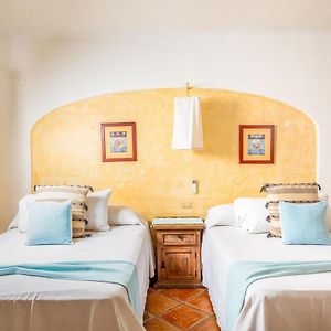 Twin Room Private Bathroom
